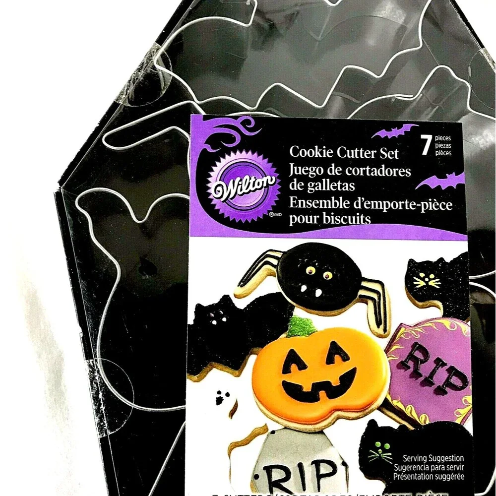Wilton Coffin Cookie Cutter 7 Set Box NEW Halloween W0925 Pumpkin Cat Bat Ghost